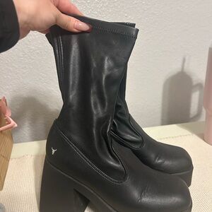 Dollskill platform boots size 6